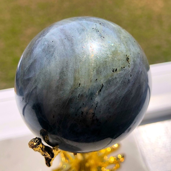 Labradorite Sphere - Picture 4 of 8